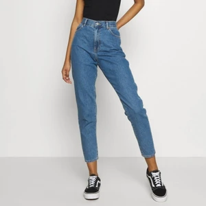 Momjeans - Momjeans. oanvända.                                                          För att jag fått så många förfrågningar om bild m dem på vill jag klargöra att de passar inte. Så jag kan inte göra det.