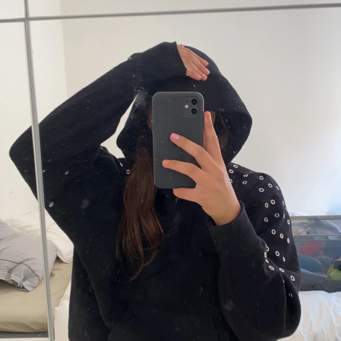 Svart Zarahoodie med detalj  - 90