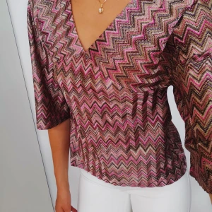 Pernilla Wahlgren blus - Blus från Pernilla Wahlgren i storlek XS. Köparen står för frakten.