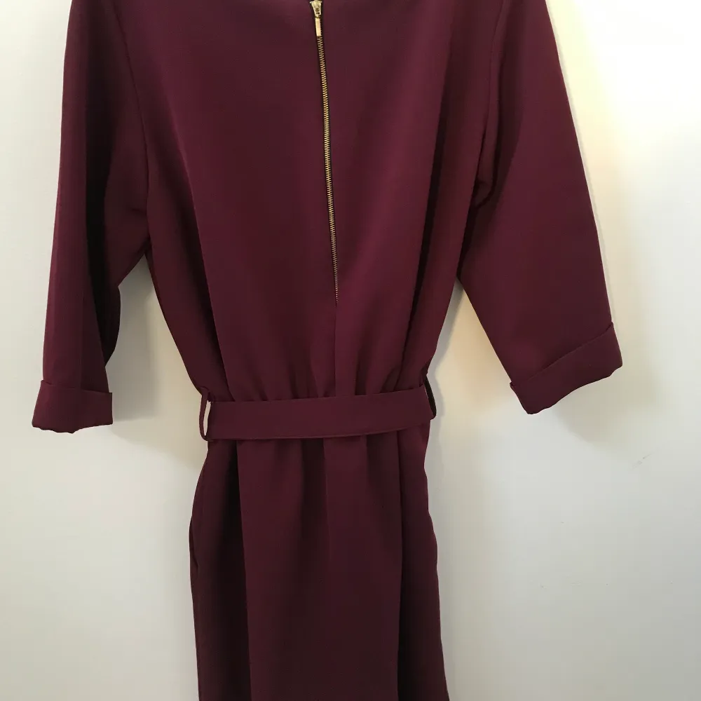Bought in Latvia, never used.  There is still tag. Bought for 56euro. 40/42 size and dress have pockets. (Can meet up Välligby,Spånga, T-Centralen). Klänningar.