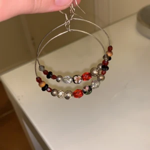 Accessoarer  - Ett par örhängen som ej har andvänts. FRI FRAKT