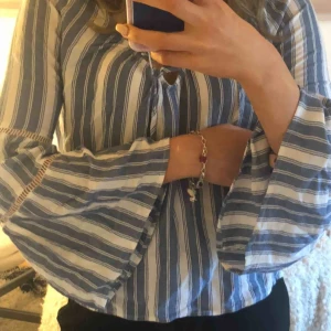  - Jättefin sommartopp från hollister, köpare står för frakt