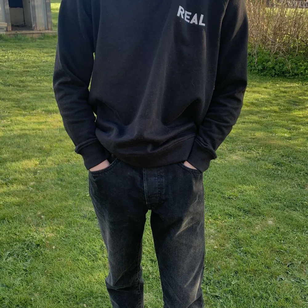 Gosig, svart sweatshirt från lager157. Sparsamt använd. Frakt 🚚: 45kr. Tröjor & Koftor.