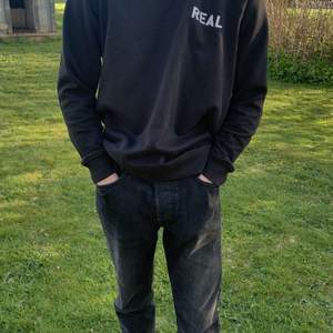 Gosig, svart sweatshirt från lager157. Sparsamt använd. Frakt 🚚: 45kr