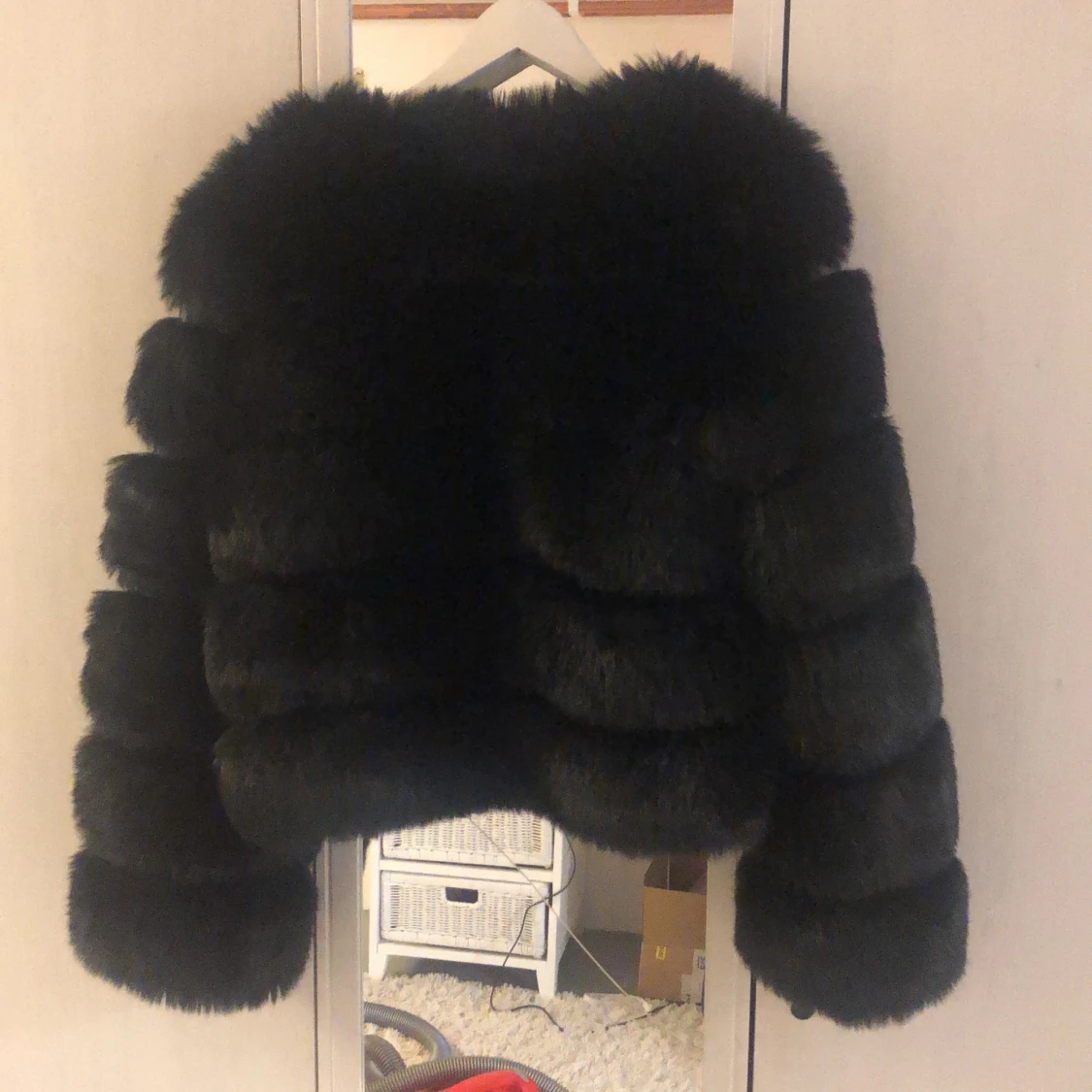Svart pälsjacka - 90