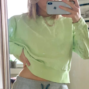 Mintgrön sweater - Grön sweatshirt endast använd 2 gånger