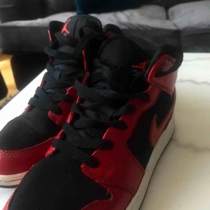  - Säljer nu mina andra par jordans, använda 4 gånger. BUDA HÄR!!