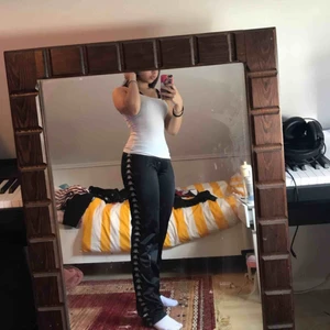 KAPPA BYXOR för endast 250kr! - Jättebekväma kappa-byxor!! 😌😌 Inte använt dessa bara provat de då dem var för små. Köpt de för 400kr, priset kan även diskuteras vid snabbaffär!