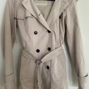 Kappa från Zara - Kappa från Zara i fint skick. 