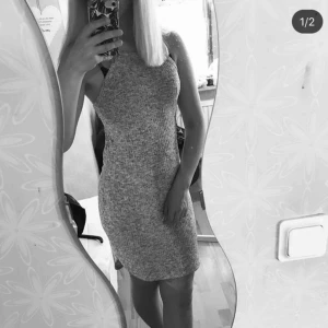 Grå ribbad klänning - Grå ribbad super skön klänning  Frakten ingår! 