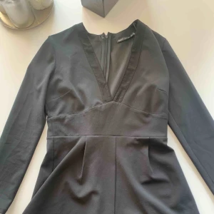  - Riktigt snygg jumpsuit/playsuit, köpt i London. Frakt tillkommer 🌸