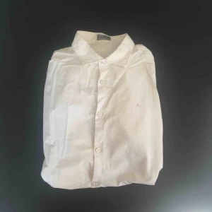  - Vit J.lindeberg skjorta storlek L. 