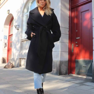  - Jacka, oanvänd. För stor för mig, storlek XS.  Frakt tillkommer 