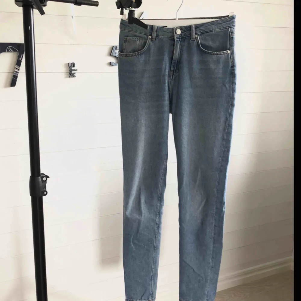 Mom jeans i storlek S, väldigt sköna! Frakt 55 kr!. Jeans & Byxor.
