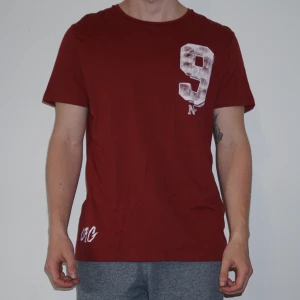  - Tröja från Jack & Jones. Använd ca 2 gånger. Helt nytt skick.