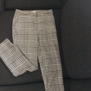  - Kostymbyxor köpta här på plick men passade inte:( köparen står för frakt💕