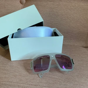 J.Lindeberg solglasögon - Aldrig använda! 