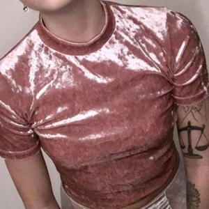 Velvet topp - Sammets topp från Carlings, använd fåtal gånger. Kan skickas mot fraktavgift eller hämtas i Uppsala/västerås ❤️