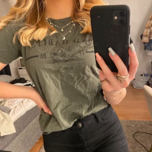 Snygg tröja - Snygg tröja från Gina som jag knappt har använt🥰 du betalt frakt 📦 