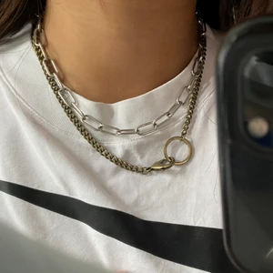 Halsband - Säljer detta asfeta halsbandet från Urban, jätte fint skick! 100kr men frakt tillkommer 💕