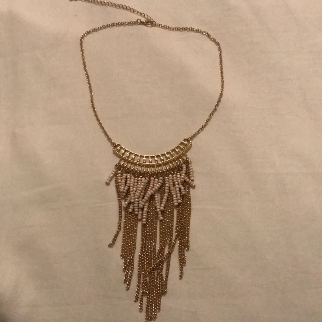 Guldigt halsband med rosa pärlor - 90