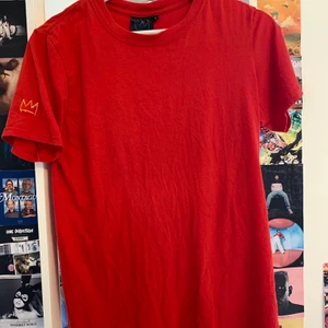 hov1 merch - Hov1 merch Mind map t-shirt storlek S  Använd men  bra skick. Säljer den pga att jag känner att jag inte använder den lägre. Köpt för 300kr på hov1.se  Frakt tillkommer