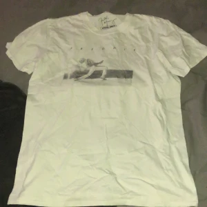 Freddietröja - Säljer min jättefina freddietröja! Superfint skick! Fraktar endast (köparen står för frakten på 63 kr)❤️