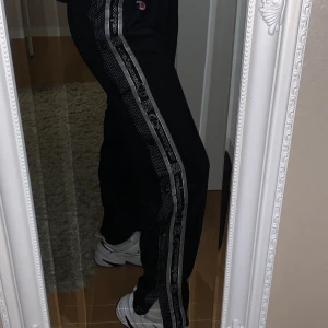 Champion byxor - Vintage trackpants från champion! Storlek 36! 💛