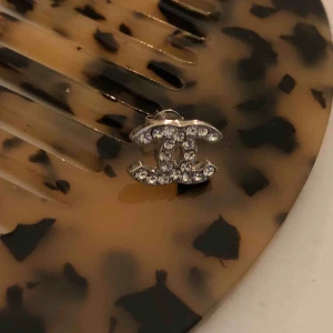  - Chanel-örhänge, inte äkta. 35kr ink frakt 🦋