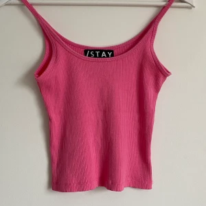 Rosa linne  - Superfint rosa linne från STAY! Sitter väldigt fint och materialet är hur skönt som helst. Köparen står för frakt🥰💗🥰💗🥰