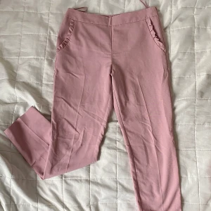 Primark  - Jättegulliga kostymbyxor i storlek 36. Frakt tillkommer