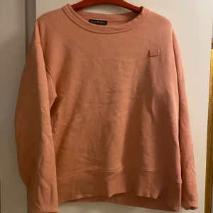 Acne studios Tröja - Storlek L, unisex, använd väldigt sällan, Max 3 gånger. Original pris 1199 kr.