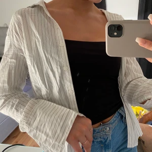 Skjorta - Skjorta från H&M! Storlek 38, lite oversize💘