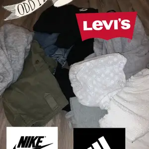 Allt är storlek XS och bra skick!  Svarta Levis jeans Blå raglady bootcut jeans Grå stickad kofta  Odd Molly linne svart Grön jeans kjol  Lee mom jeans   Värde: 4500kr Mitt paketpris: 300kr + frakt (105kr)