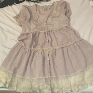 klänning/tunika - PAXAD!!!!!!!!!!! helt underbar klänning/tunika men måste sälja för den är för liten runt bysten :( nyskick! köparen står för frakt!