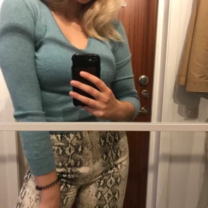 100% Cashmere Ralph Lauren top - 100% cashmere. Perfect Condition. 300 + shipping