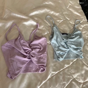 Toppar XS - Helt nya, endast testade. Hämtas upp i värnhem, Malmö. Kan skickas, köpare betalar frakt. 25kr/styck eller 45 för båda