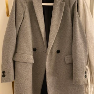 Kappa från zara - Kappa i stolek xs. Köpt på zara förra året men i princip aldrig använd. 