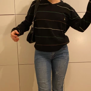 Randig kofta! - Randig kofta i bra skick! Kan mötas på söder annars står köparen för frakt på 59kr✨ jag på bilden har S