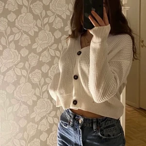 Stickad tröja - Fin,mysig stickad tröja💞Helt oanvänd! 