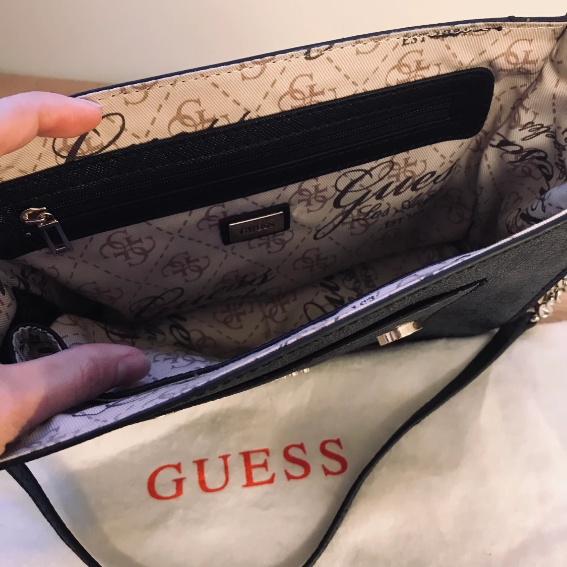 Guess och dkny  - 90