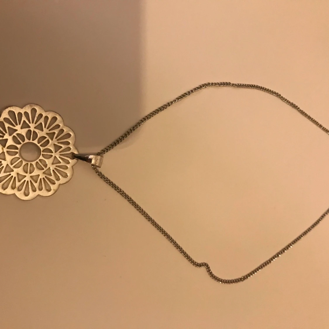 Silver halsband med blomma - 91