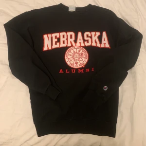 Sweatshirt - sweatshirt från champion i storlek M 