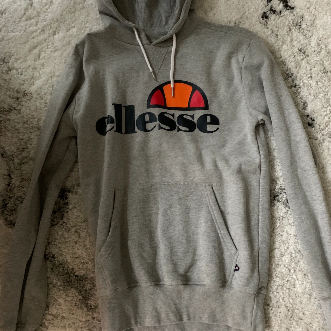 Hoddie från Ellesse strl 36