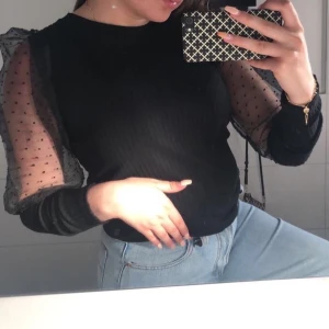 Tröja  - En jätte fin tröja från chiquelle storlek s säljer pgr av har fler i en annan model  säljer för 80 kr och frakt 63kr🎀