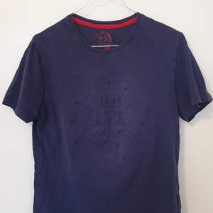 Polo t-shirt  orginal-pris 550 kr Mitt pris 250 + frakt