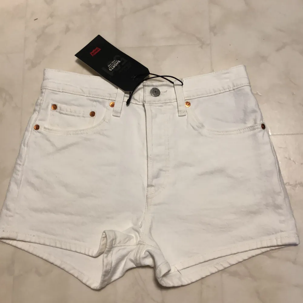 Levi’s shorts, high rise, new. Shipping included . Shorts.