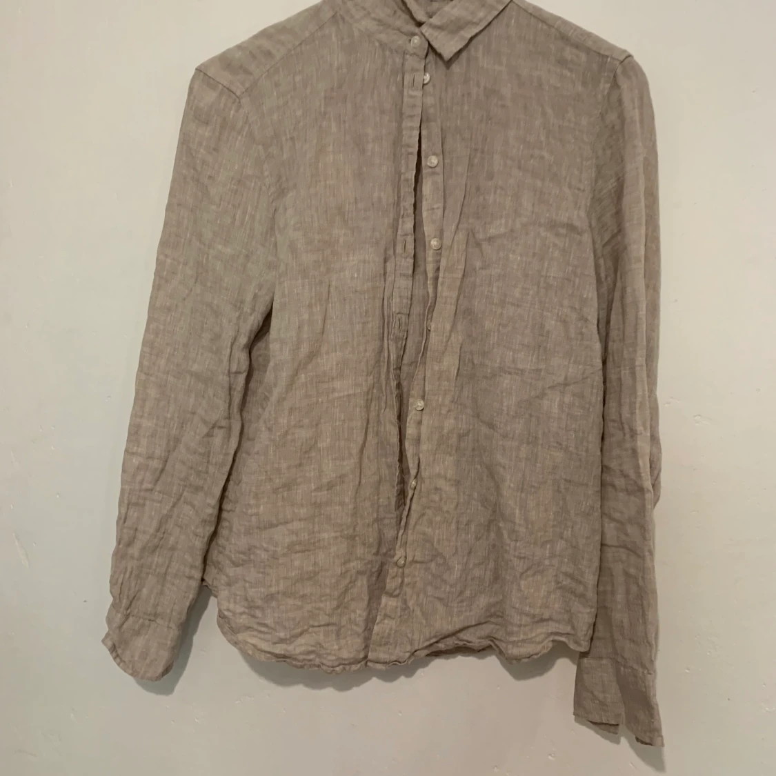 Naturfärgad skjorta 100 % linne