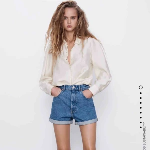  - Måste tyvärr sälja dessa sjukt snygga shorts ifrån Zara då dom blivit för små för mig.  Är endast använda en gång förra sommaren.