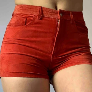  - Röda mocka shorts❤️ 